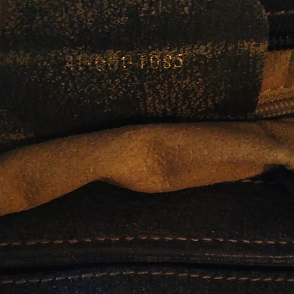 Style 1205 shoulder bag with front pocket. - Picture 3 of 3